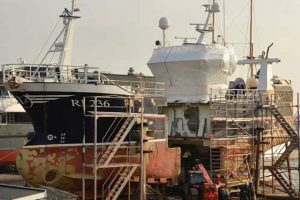 Vestjysk værft deler trawler i to - Foto: FiskerForum
