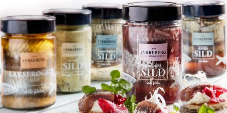 I 2019 solgte Lykkeberg 1899 omkring 620.000 glas gammeldags modnede sild. 