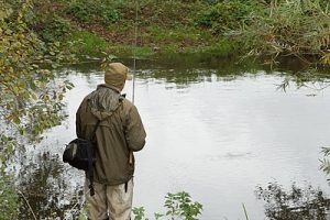 flere kvindelige lystfiskere - foto: wikip