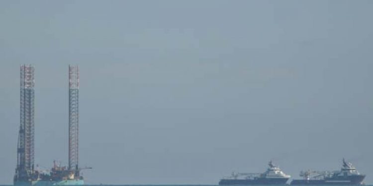 Maersk borerig på vej til Hirtshals Havn.  Foto: Maersk Giant  Fotograf:  Henning Hansen
