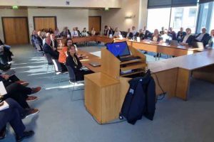 I Clonakilty, West Cork, Irland, er kyststaterne i øjeblikket samlet til forhandlinger om fordelingen af makrelkvoter i Nordøstatlanten. Forhandlingerne, som normalt afholdes i London i kontorerne for North East Atlantic Fisheries Commission, bliver denne gang afholdt i Clonakilty på anmodning fra Europa-Kommissionen. foto: dept. agriculture, food og marine