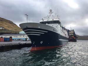 Den russiske trawler **Melkart 3** landede i sidste uge en last på 530 tons rødfisk i Fuglefjord
