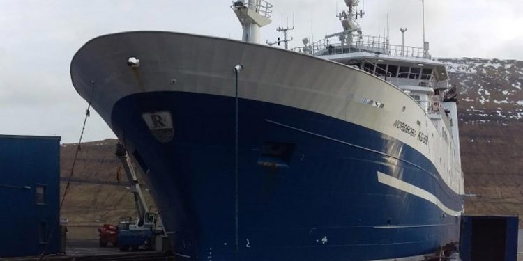Færøerne: Linefartøj tager på værft efter fiskeriet