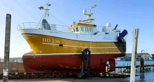 Det alsidige kystfiskefartøj, som blev færdiggjort i Hirtshals i 2017 og kendt for sine grønne løsninger, er nu solgt. En ny ejerkreds overtog fartøjet den 3. marts 2026. foto: Niels Skipper Nordsoeposten.dk