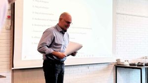 Formand for DAPO, Niels Dalsgaard, fremlagde sin [årsberetning for året 2024. foto: DAPO