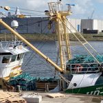 Hollandsk bomtrawler rigger om til krabbetejner. foto: visserij Nieuws