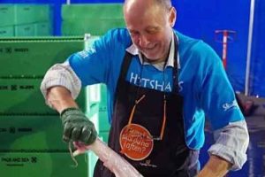 Med friskfanget fisk, frivilligt engagement og stolte traditioner markerer fiskerne igen deres stærke tilknytning til byen ved årets festival. foto: Jens Kranen