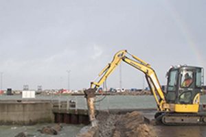 Hirtshals Havn anlægger ekstra færgeleje.  Foto: arbejdet er gået igang med at anlægge et nødfærgeleje i Hirtshals - Hirtshals Havn