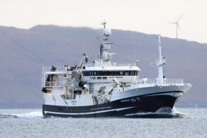 Trawleren Norðingur landede 1.900 tons blåhvilling til Havsbrún, som de har fisket øst for Færøerne. foto: Kiran J
