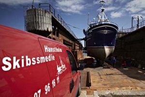 Franske trawlere og deres fisk giver omsætning til Hanstholm  Foto: travlhed ved North Sea Yard i Hanstholm