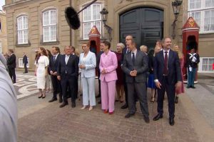 Med dannelsen af den nye Rødkløverregering i juni 2026, hvor fløje og partier som Radikale Venstre og SF sidder med tung, definerende indflydelse, er frustrationen eksploderet i provinsen. foto: den nye rødkløverregering - snapshot DR TV