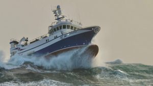 Når de skotske fiskere fra Lunar Fishing stævner ud på ugelange ture i Nordsøen og Atlanterhavet, er det på skibe bygget hos danske Karstensens Skibsværft og med fremdrivningsudstyr, CP-propeller og thrustere fra danske Hundested Propeller. foto: Lunar Fishing