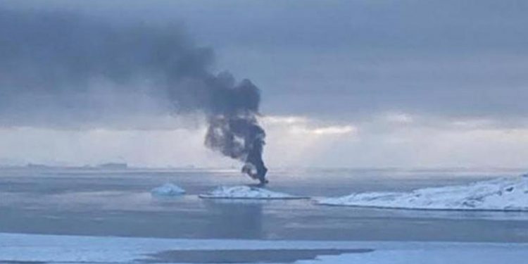 Trawleren »Polar Aassik’s« skal tømmes for olie - rederiet afviser det kan lade sig gøre
