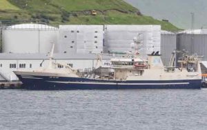 Grønlandska Polar Ammassak landede i ugen en last på 1300 tons makrel og sild til Pelagos, som de har fisket i internationalt farvand nord for Færøerne. foto: Kiran J