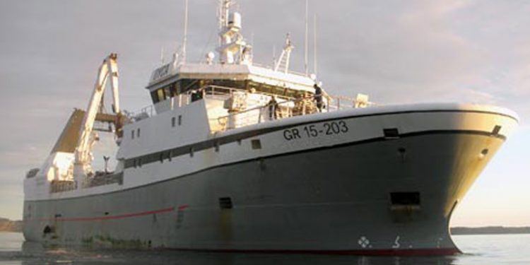 Islandske specialstyrker tog kontrol over Grønlandsk trawler  foto: Polar Nanoq