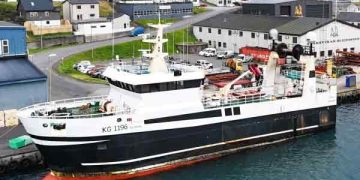 **Polarhav** og **Stjørnan** tegnede sig for ugens største landing i byen med i alt 170 tons (340.000 pund), hvoraf størstedelen var sej. Parret melder om et godt fiskeri. foto: Kiran J