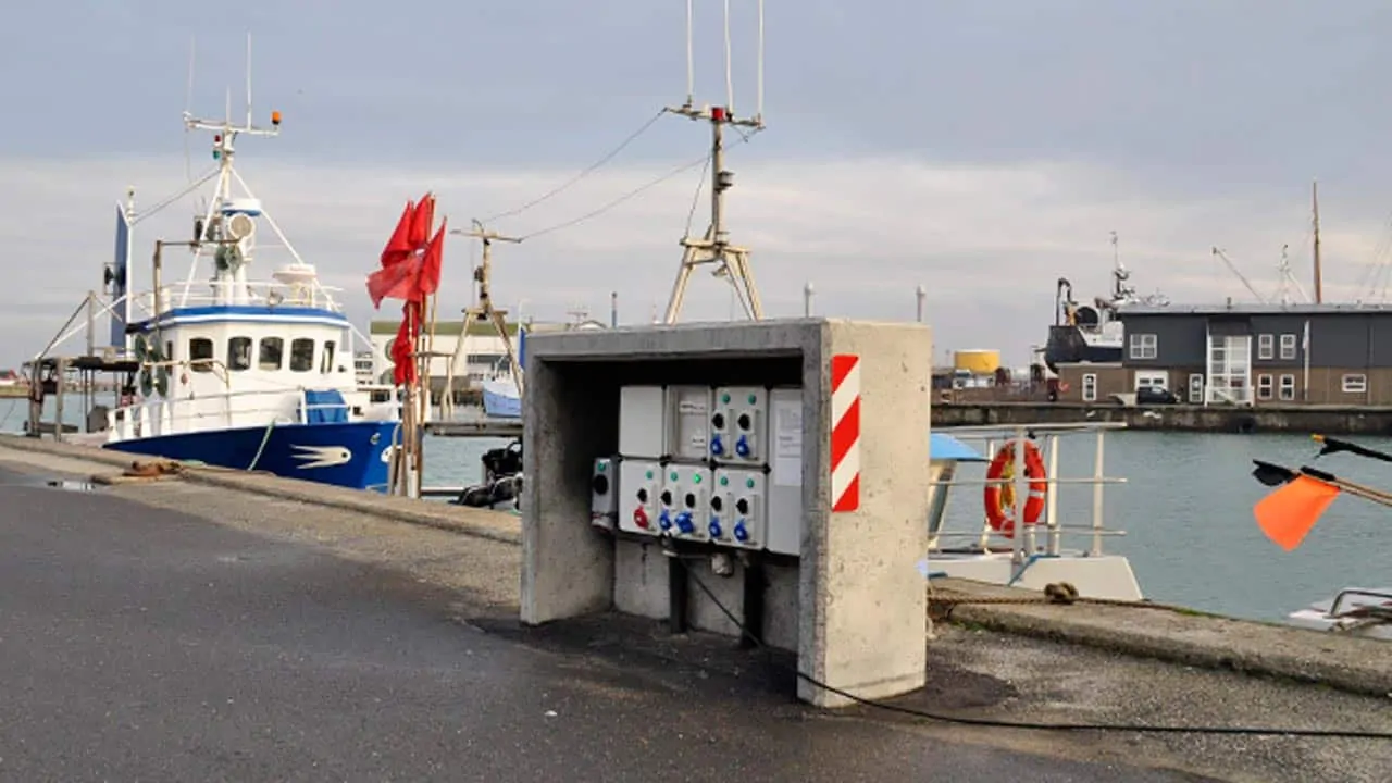 Read more about the article Grønne ambitioner på Hirtshals Havn har givet strømbesparelse