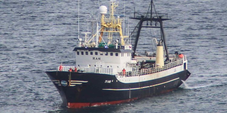 Færøernes ældste trawler takker af