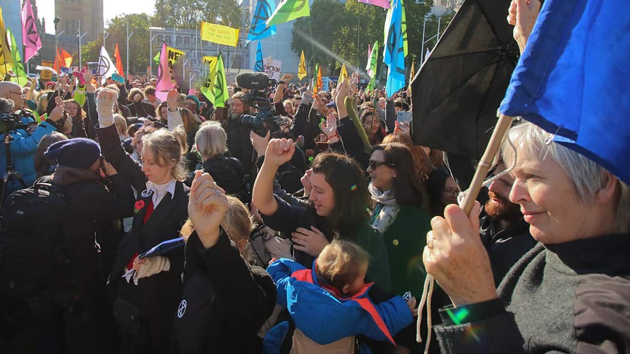 Read more about the article Vognmændenes aktion mandag er ULOVLIG – Rebellions demonstration i København i dag er LOVLIG??