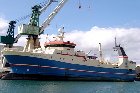 Read more about the article Færøerne: Grønlandsk rejetrawler lander 330 tons rejer