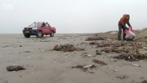 Trods ihærdige indsats fra Ren Strand-teamet, ledet af den dedikerede Kim Fischer, blev der indsamlet næsten 40 tons affald på den smukke Fanø Strand i løbet af året. snapshot TV Syd