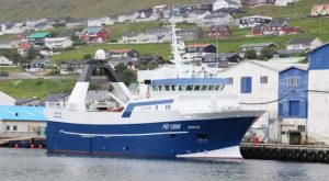 Nyt fra Færøerne uge 14 Foto: »Rókur« landede rødfisk til Faroe Origin i Runavík - Kiran J