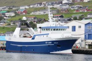 Nyt fra Færøerne uge 14 Foto: »Rókur« landede rødfisk til Faroe Origin i Runavík - Kiran J
