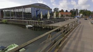 Roskilde står over for et usædvanligt paradoks, for mens havnen kæmper med problemer som iltsvind og fiskedød, lever Roskilde Fjord i bedste velgående. snapshot GM