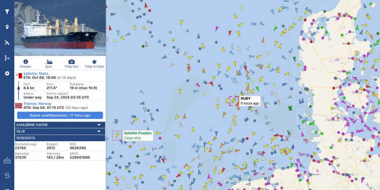 Det er det russiske fragtskib »Ruby«, under Maltesisk flag, der i de seneste dage har skabt stor opmærksomhed, men som nu endeligt har sat kursen ud af dansk farvand. snapshot vesselfinder