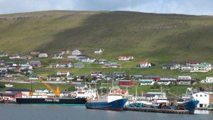 Færøerne: En meget brugt fangstmetode giver gode landinger af sej. foto: Runavik havn