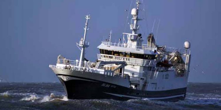Nyt fra Færøerne uge 45.  foto: Dansk pelagisk trawler Ruth - HHansen