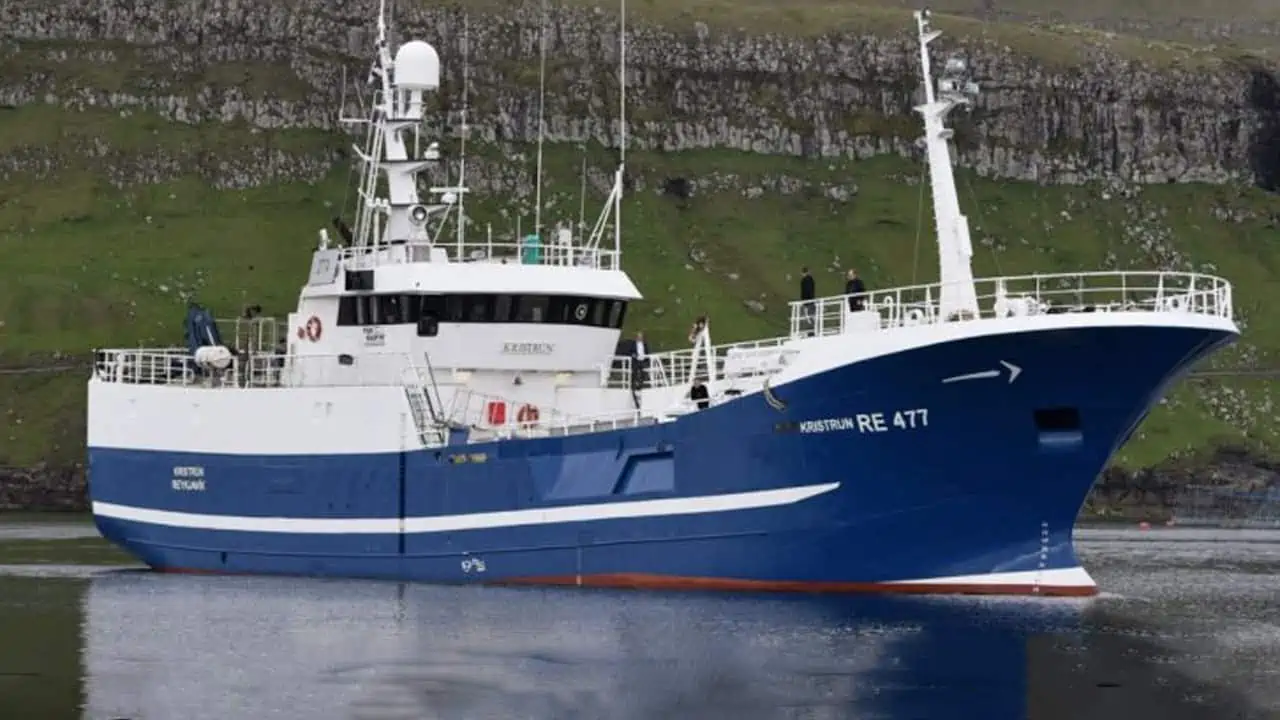 Read more about the article Færøerne: tidligere islandsk linefartøj har fået gang i fiskeriet