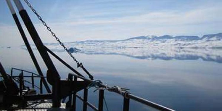 Fiskeriaftale mellem EU og Grønland forhandlet på plads.  Foto: Sellads gennem Vaigat  Fotograf: Hos89