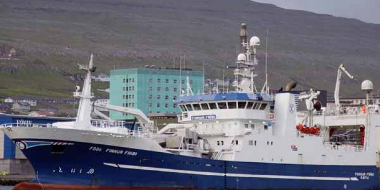 Færøerne: Blåhvilling fylder igen godt i fangsterne hos de pelagiske fartøjer