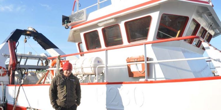 Hummertrawler rigget om til torskefiskeri ved Bornholm.  Foto: Skipper og partreder Rasmus Jensen skal fremover sejle R 230 Ocean Freja - RsC