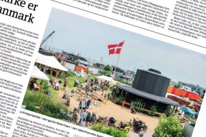 Nordhavnen i København gemmer på en charmerende, næsten hemmelig lomme af ro og nostalgi midt i det moderne byrum. Her lidt gemt bag de nye højhuse og havnepromenader ligger små, farverige fiskehytter i træ, hvor tiden synes at gå lidt langsommere. snapshot Kristeligt Dagblad