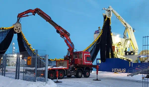 Read more about the article Den islandske loddeflåde skifter fra pelagisk trawl til snurpenot