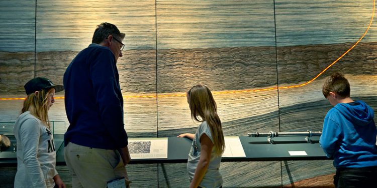 Politisk aftale sikre fortsat olieboringer i Nordsøen  Foto: Illustration fra museets nye udstilling