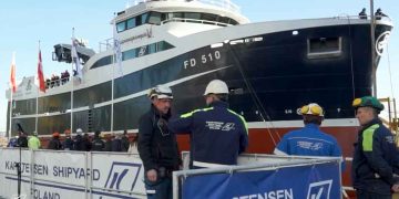 Det færøske fiskeriselskab Framherjis nye trawler »Lerkur« er søsat ved Karstensens Skibsværfts afdeling i Polen og skal nu bugseres til Skagen, hvor skibet færdiggøres inden levering sker senere i år. - foto: Framherja
