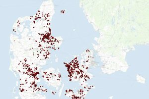 Det har Landbrugsstyrelsen i samarbejde med Avisen Danmark fået lavet et oversigtskort, som viser hvilke steder i landet der i 2021 blev anvendt spildevandsslam med PFAS som gødning. foto: Landbrugsstyrelsen