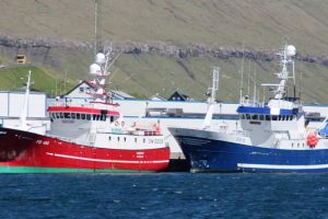 Nyt fra Færøerne uge 22. foto: trawleren Stapin - fotograf: kiran
