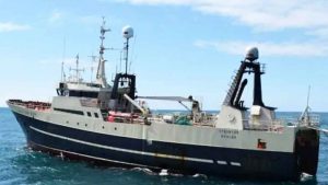 I Hvalba landede trawleren **Steintór** i sidste uge en last på 72,5 tons, hvoraf det meste var hellefisk. foto: Hammer Fiskur.fo