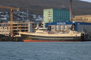Færøerne: Partrawlerne lander og i Hvalba