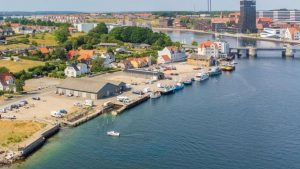 Sønderborg Kommune har indgået en frivillig fraflytningsaftale med erhvervsfiskerne på Sundgade i Sønderborg, så de kan benytte havneområdet frem til midten af 2026. foto: Sønderborg Kommune