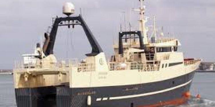 Den færøske trawler »Steintór« landede i sidste uge en last på 55.000 tons hellefisk i Hvalba