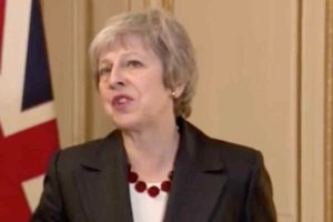 Brexit-farcen fortsætter - afstemning udskudt. Foto: Premierminister Theresa May udskyder afstemningen i Underhuset - Snapshot Express