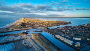 Havnechef i Thorsminde, Lisette Sønderby glæder sig over beslutningen og fremhæver havnens nylige opgraderinger som fundamentet for projektet. foto: Ole Mortensen 