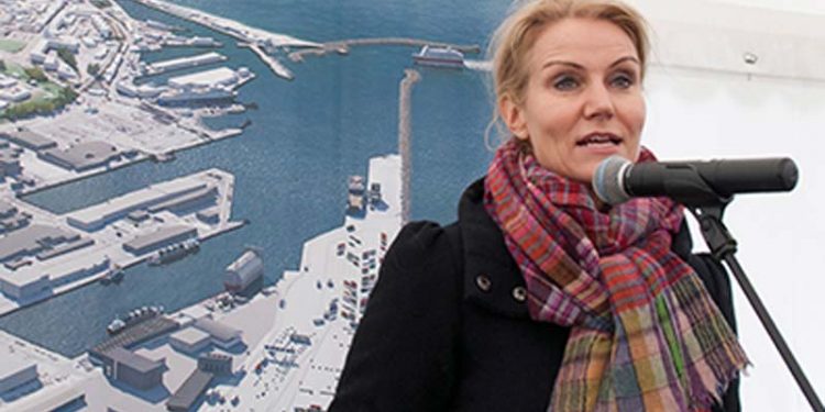 Havneudvidelse markeret med Thornings største tip nogensinde.  Foto: Statsminiser Helle Thorning-Schmidts tale ved starten på Hirtshals Havns udvidelse - Hirtshals Havn