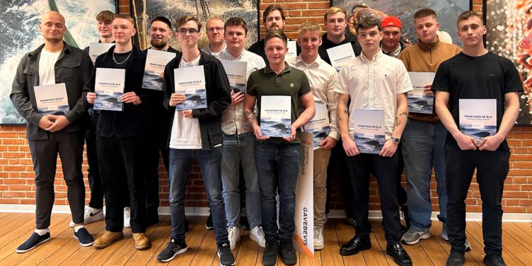 North Sea College uddelte Blå Bevis og hæder til årets unge fisker foto: North Sea College Det Blå Bevis