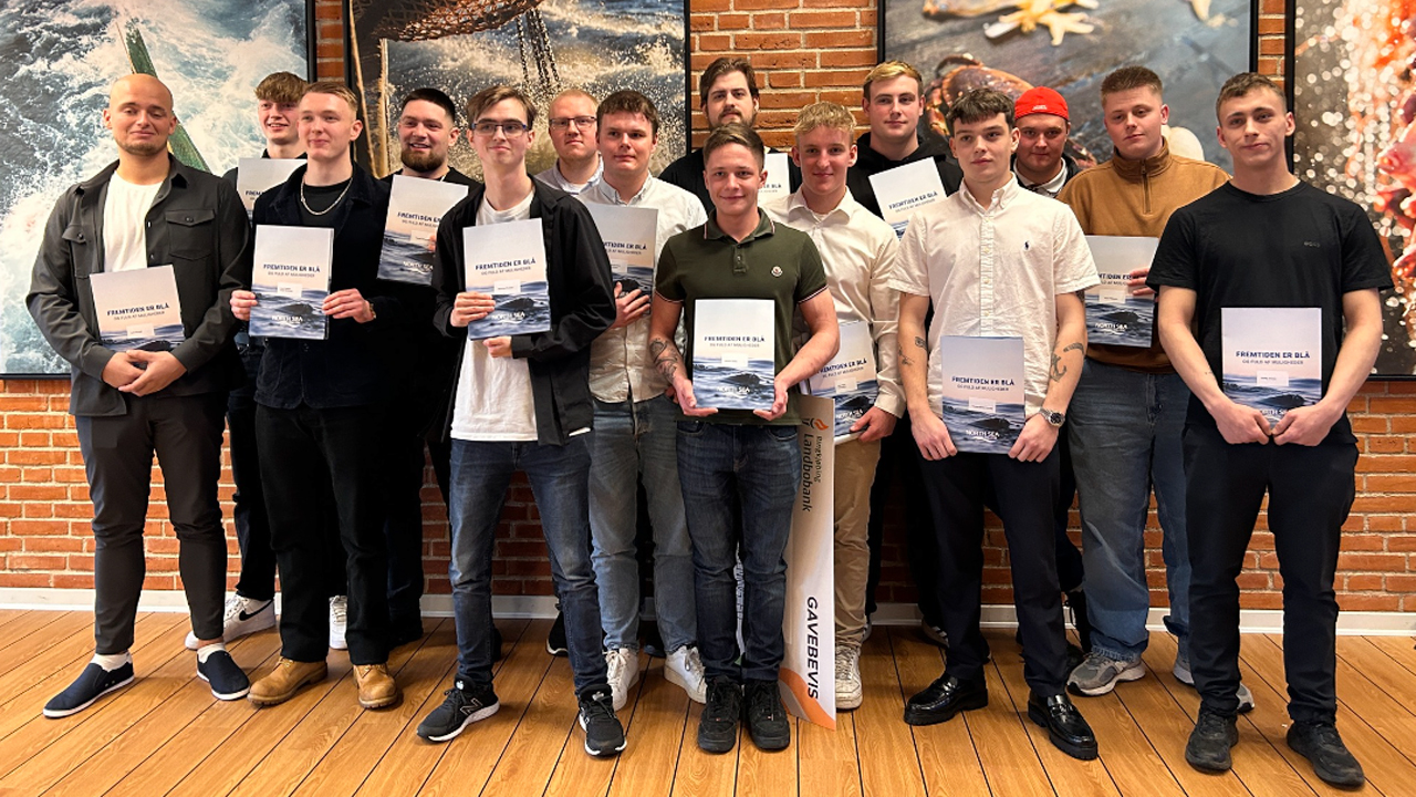 Read more about the article North Sea College uddelte Blå Bevis og hæder til årets unge fisker